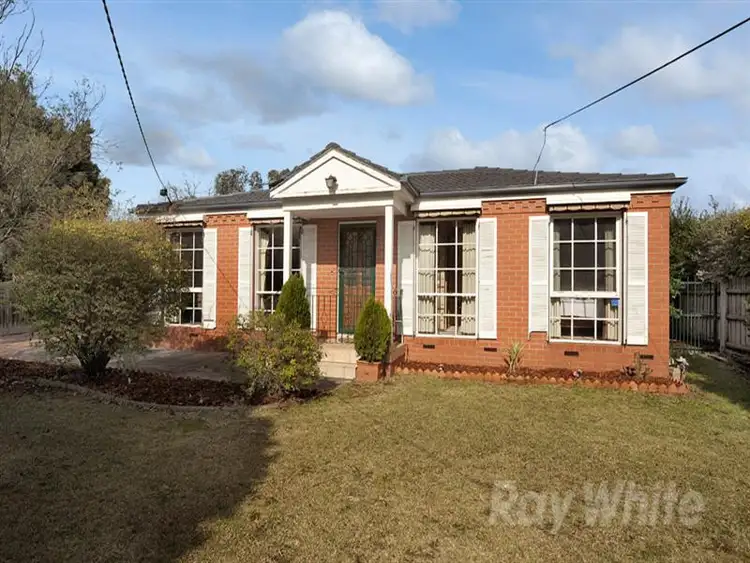 10 Huntingdon Ave, Bayswater North VIC