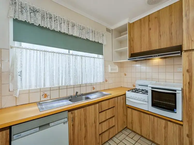 Fifth view of Homely house listing, 27  Falcon Rd, Macleod VIC