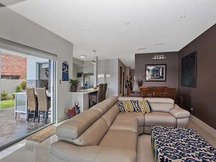 Seventh view of Homely other listing, 2/13 Daimler Dr, Bundall QLD