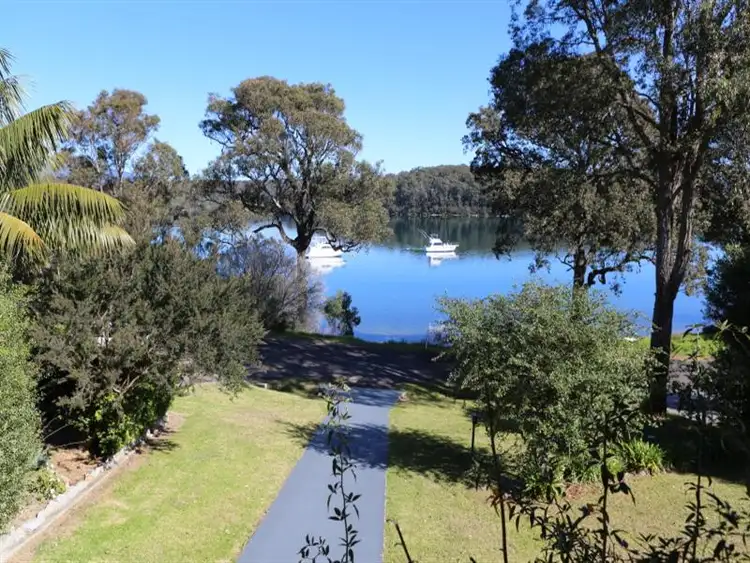 31 Lake View Dr, Narooma NSW