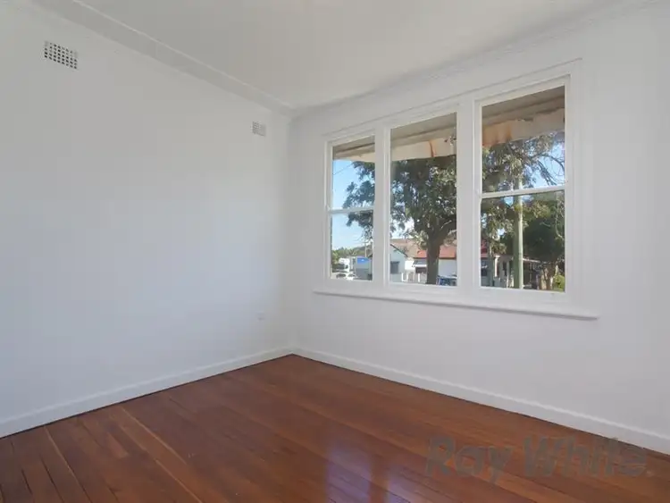 Fifth view of Homely house listing, 10 Woods St, Redhead NSW