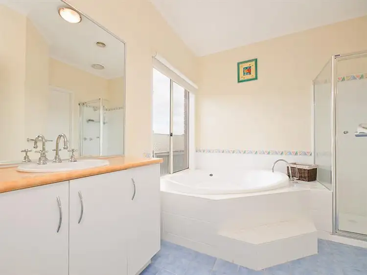 Sixth view of Homely house listing, 22 Ninnis Ct, Roxburgh Park VIC