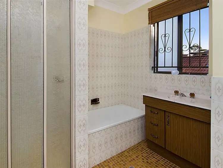 Sixth view of Homely unit listing, 2/22 Isedale St, Wooloowin QLD