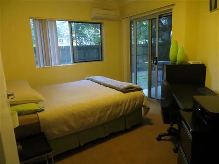 Seventh view of Homely unit listing, 2/26 Balowrie St, Hamilton QLD