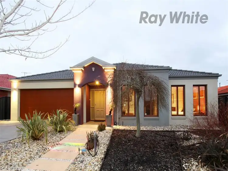 13 Astley Cres, Point Cook VIC