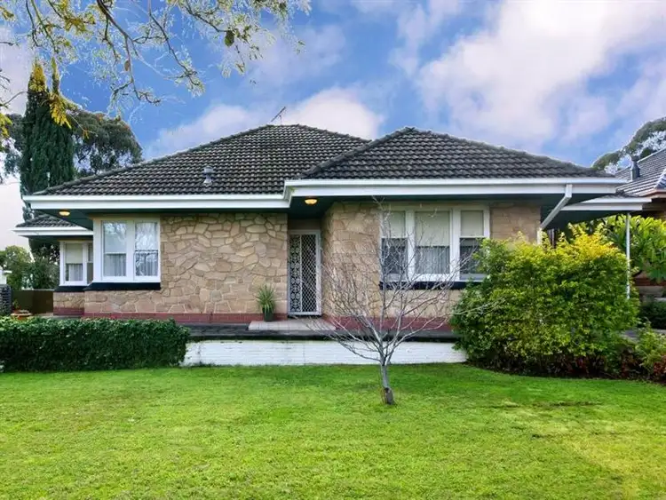 9 Windermere Ave, Clapham SA