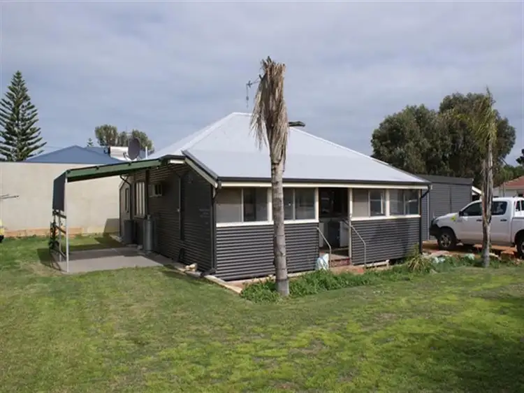 3 Church St, Dongara WA