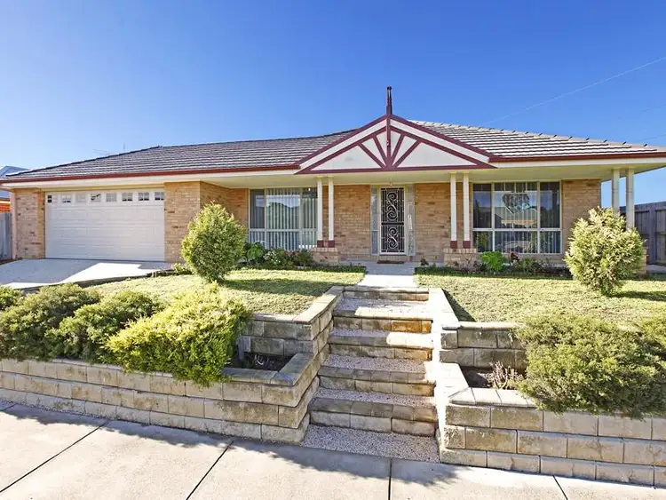 27 Hewitt Dr, Grovedale VIC