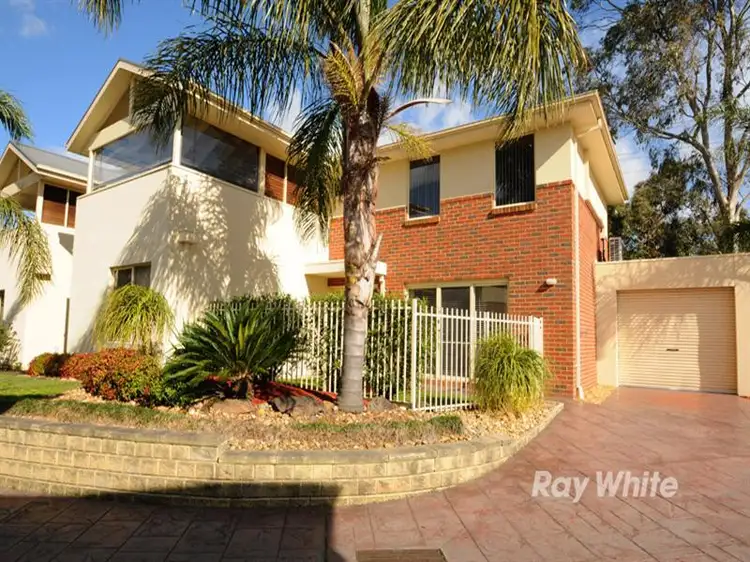 3/10 Wyndham Pl, Rowville VIC