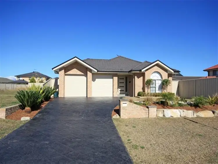 106 Holdsworth Dr, Mount Annan NSW