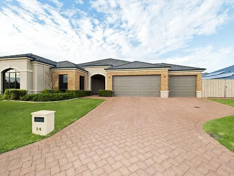 14 Woburn Park Ave, Ellenbrook WA