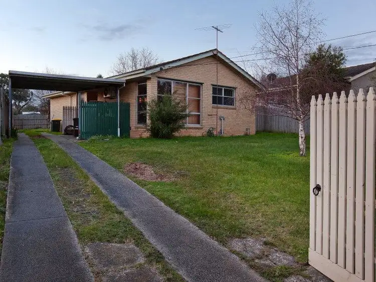23 Silver Ave, Frankston North VIC