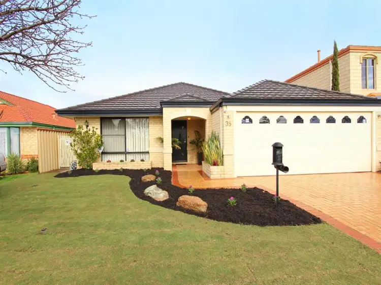35 Whitchurch Rd, Redcliffe WA