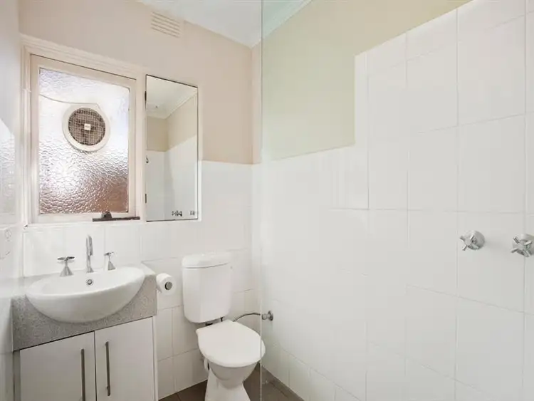 Fourth view of Homely unit listing, 9/72-74 Carlisle St, St Kilda VIC