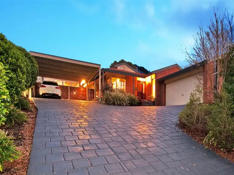 Second view of Homely house listing, 8 O'NEILL Way, Warranwood VIC