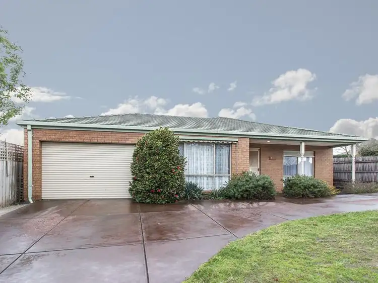 18 Sandhurst Mews, Hampton Park VIC