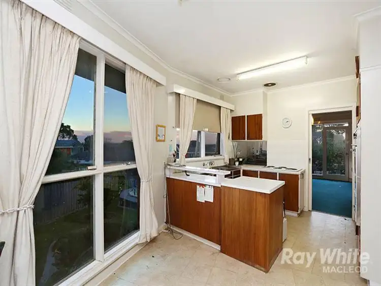 Fifth view of Homely house listing, 204 Mountain View Pde, Rosanna VIC