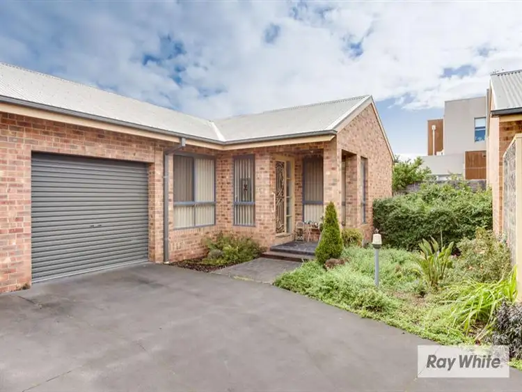 7/4 Rosemore Rd, Rosebud VIC