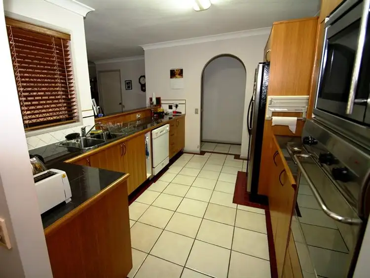 Fifth view of Homely house listing, 2 Charmaine Ct, Albany Creek QLD