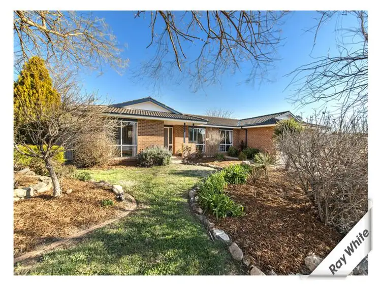16 Wheelwright Cres, Banks ACT