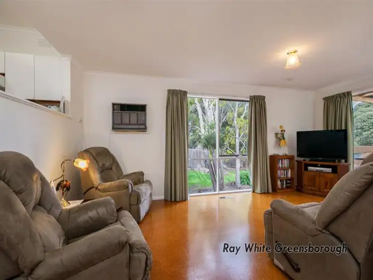 Second view of Homely house listing, 3 Kallay Ct, Viewbank VIC