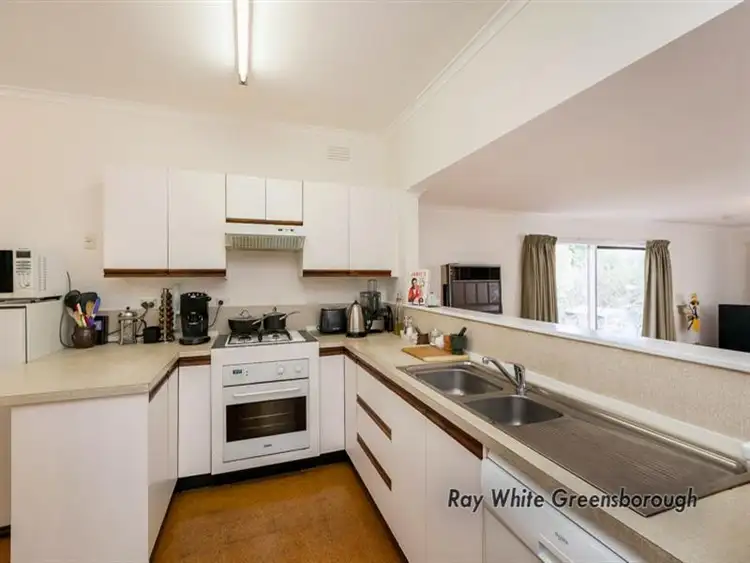 Sixth view of Homely house listing, 3 Kallay Ct, Viewbank VIC