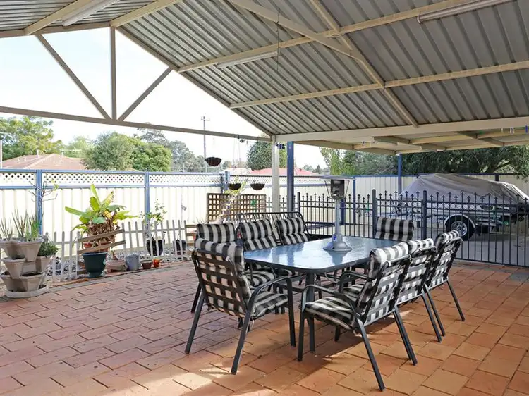32 Parkfield Rd, Kelmscott WA