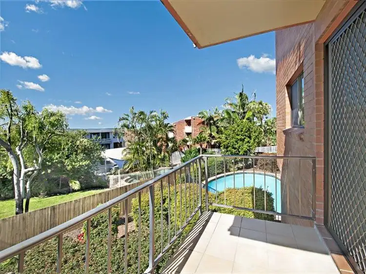 2/113 Coolum Tce, Coolum Beach QLD