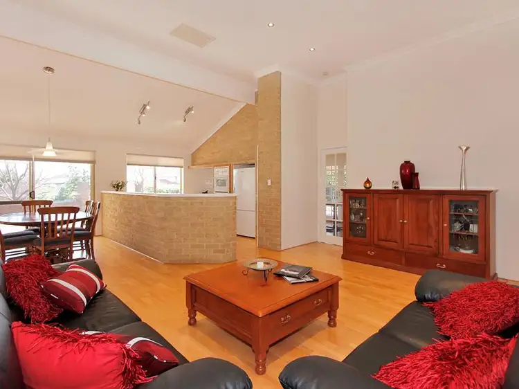 Fifth view of Homely house listing, 6 Huron Ct, Leeming WA