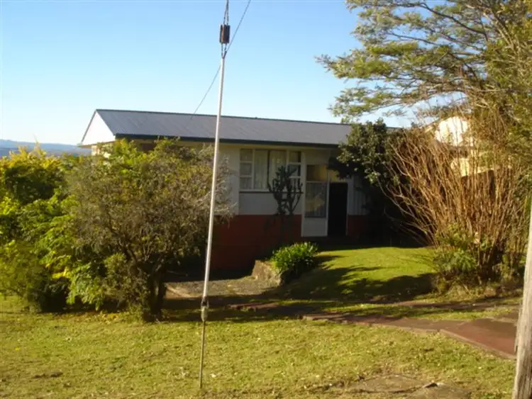 14 Bruxner Cres