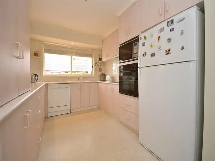 Fifth view of Homely house listing, 8 Lemuela Ct, Invermay Park VIC