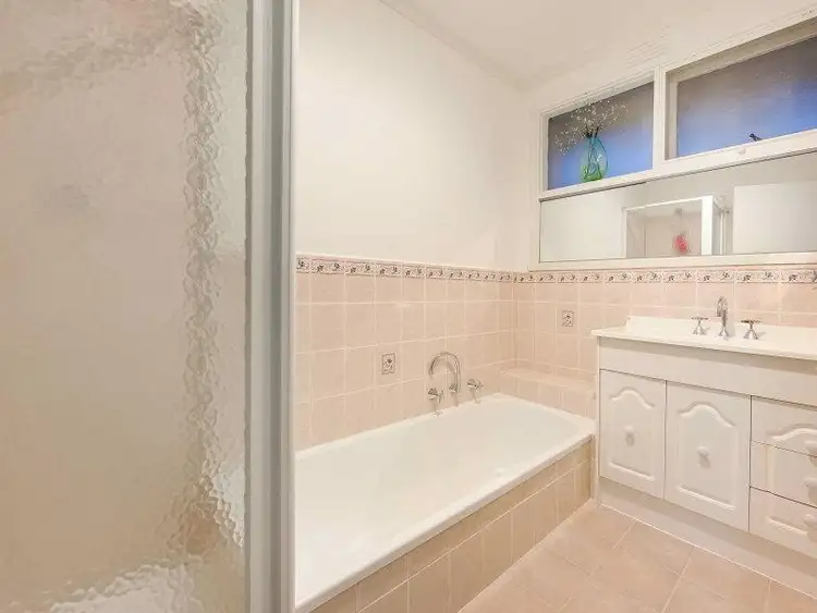 Fifth view of Homely house listing, 7 Sunny Ct, Seaford VIC