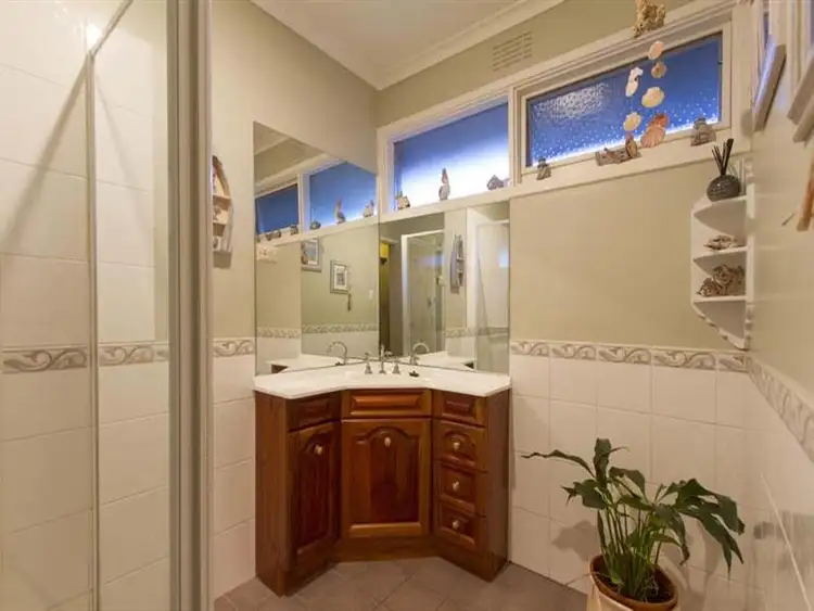 Sixth view of Homely house listing, 10 Airlie Gr, Seaford VIC