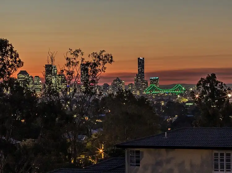 20 Crucis St, Coorparoo QLD