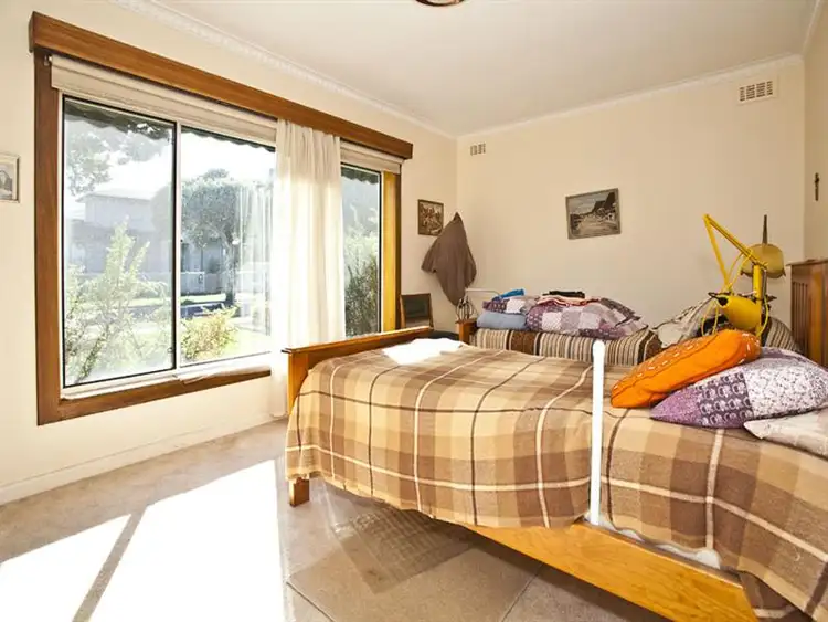 Fifth view of Homely house listing, 10 Lewis St, Mount Waverley VIC