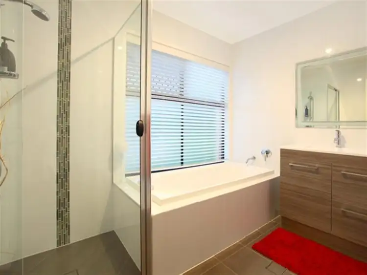 Seventh view of Homely house listing, 19 Urangan Ct, Helensvale QLD