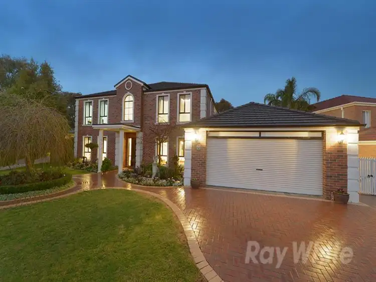 16 Garland Rse, Rowville VIC