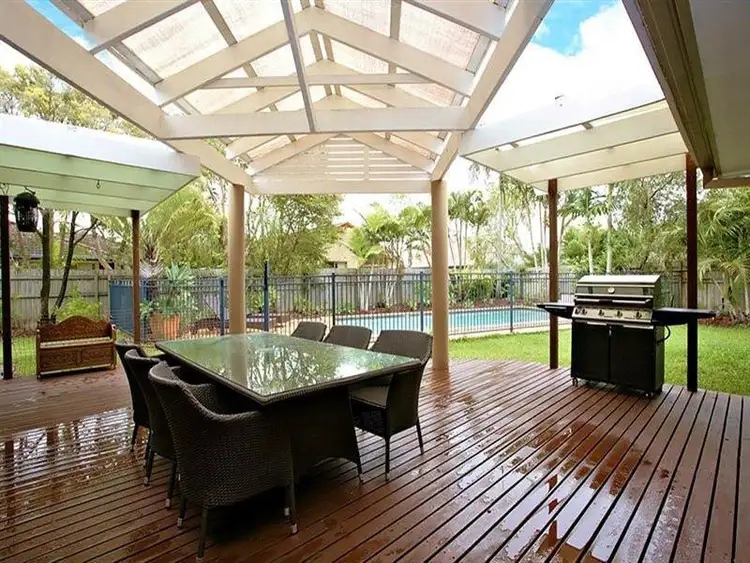 6 Lakeshore Dr, Helensvale QLD