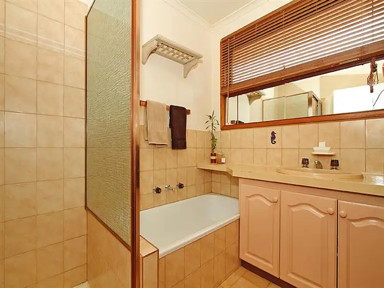 Seventh view of Homely house listing, 18 Norwood Rd, Mill Park VIC