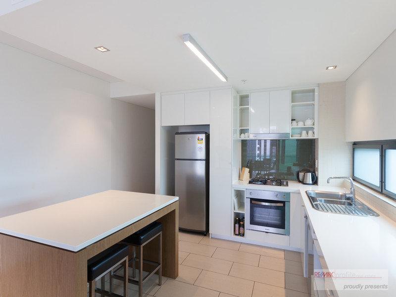 Third view of Homely apartment listing, 107 Astor Tce, Spring Hill QLD