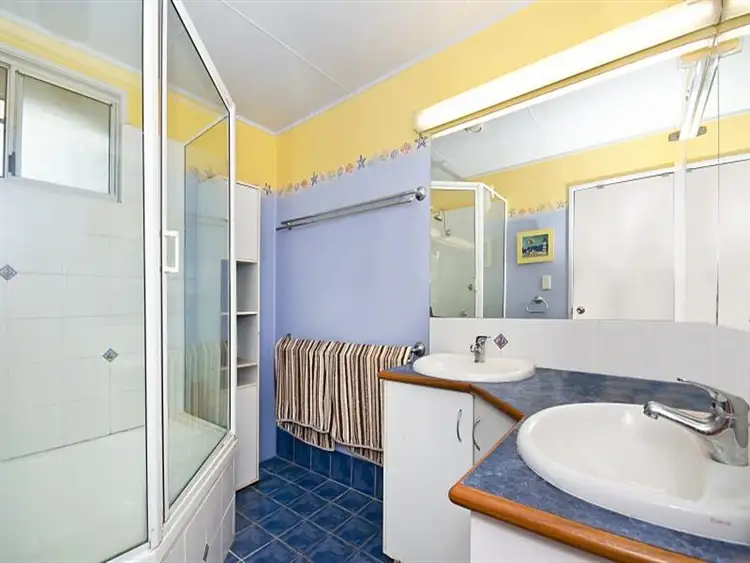 Fifth view of Homely house listing, 5 Legge Ct, Mount Louisa QLD