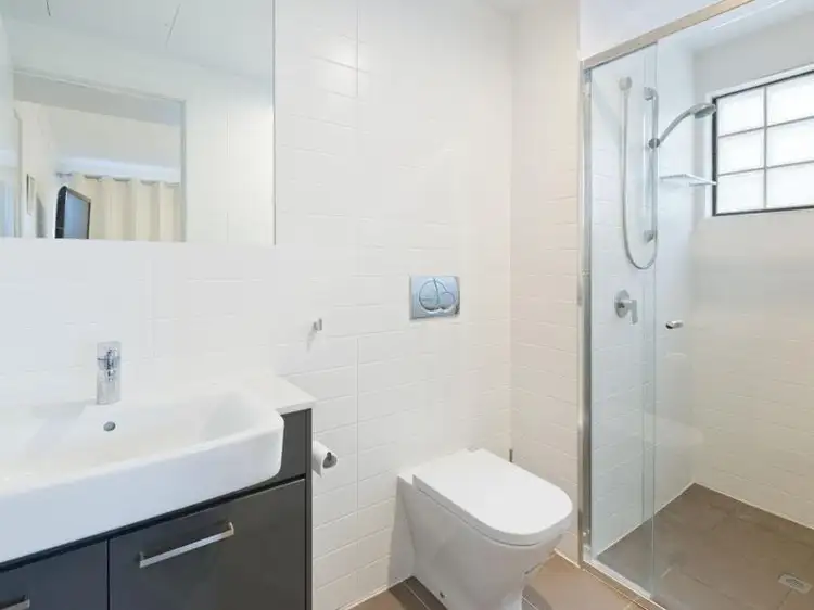 Fourth view of Homely apartment listing, 3/27 Elizabeth St, Toowong QLD