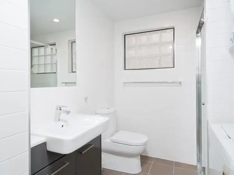 Sixth view of Homely apartment listing, 3/27 Elizabeth St, Toowong QLD