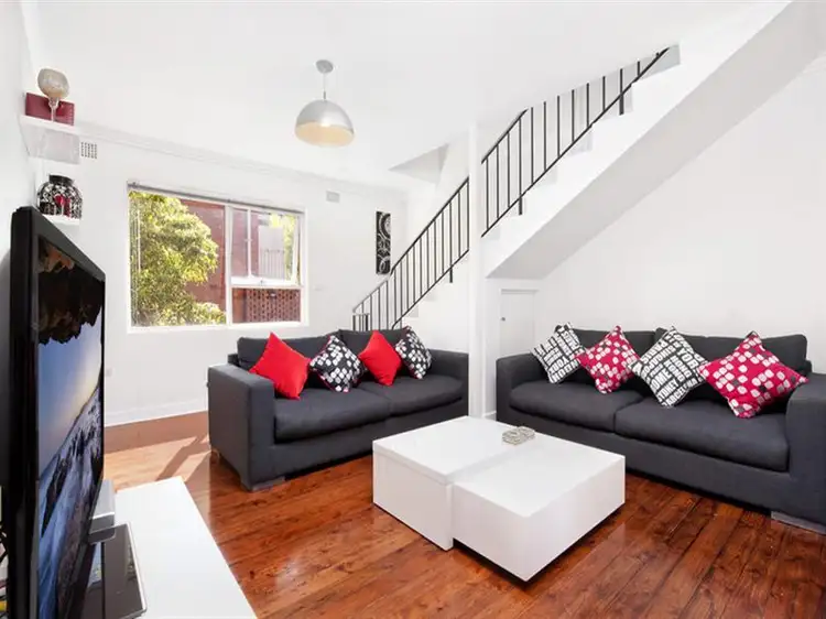 2/19 Greenwich Rd