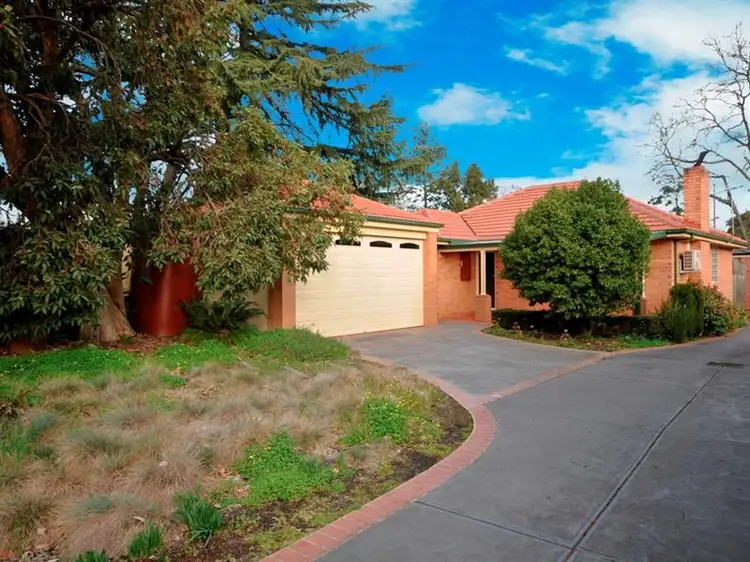 7 Bond Ct, Croydon VIC