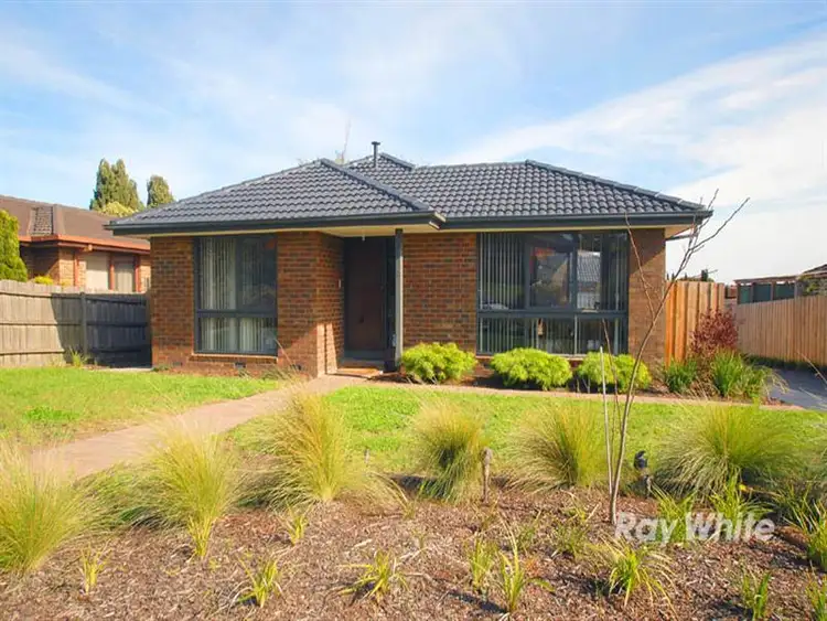 Second view of Homely unit listing, 1/2 Quirk Ct, Endeavour Hills VIC