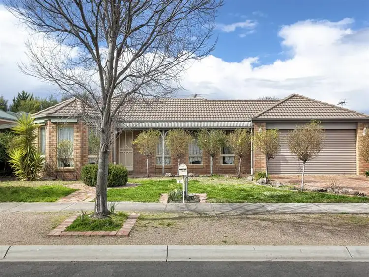 8 Brookfield Ave, Brookfield VIC