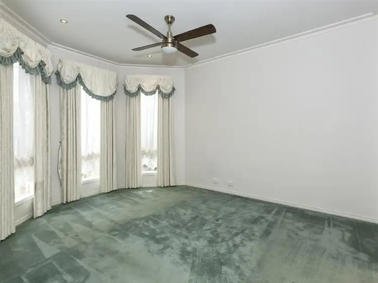 Fifth view of Homely house listing, 8 Brookfield Ave, Brookfield VIC