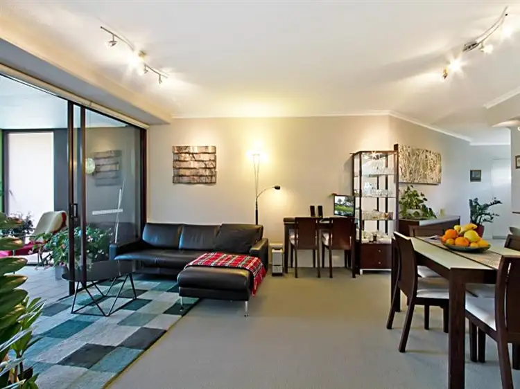 231/8 Land St, Toowong QLD