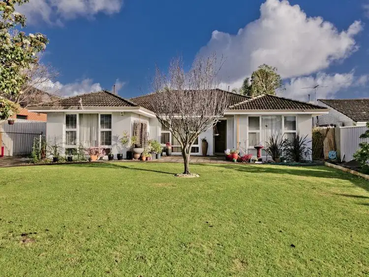 5 Wanndina Ave, Dianella WA